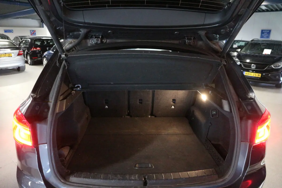 SDrive20i AUTOMAAT / NIEUW MODEL / LEES TEKST ! ! !