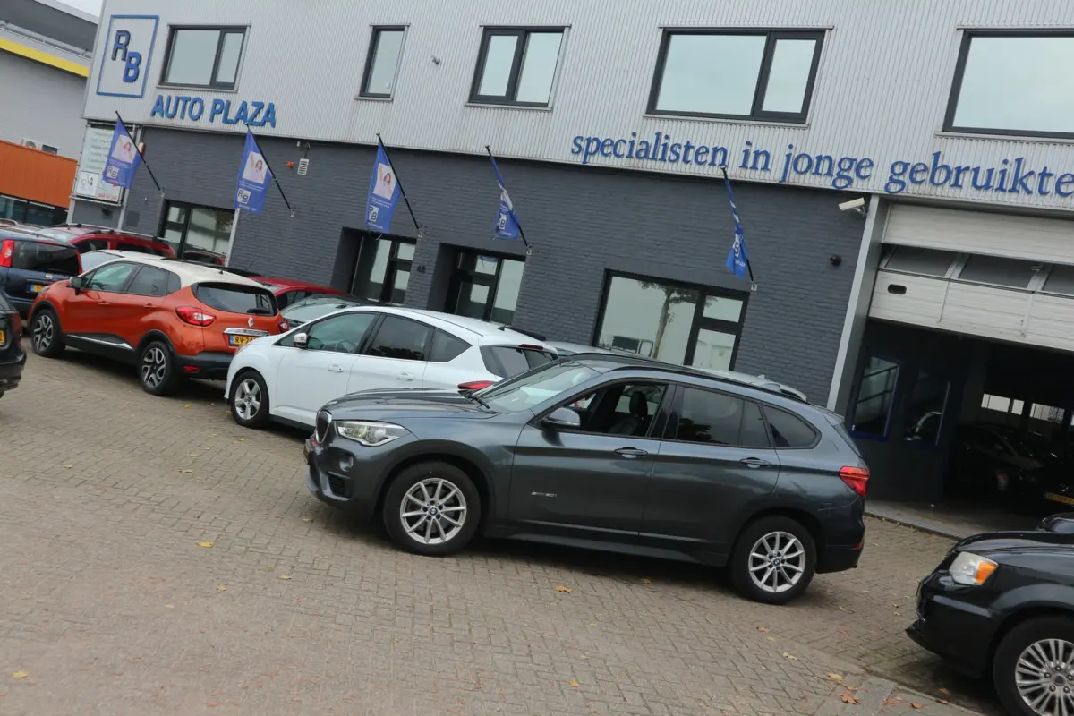 SDrive20i AUTOMAAT / NIEUW MODEL / LEES TEKST ! ! !