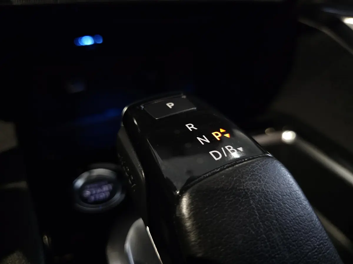 1.6 HYbrid 225 Blue Lease GT | Panoramisch schuifdak | Navigatie | 360° Camera