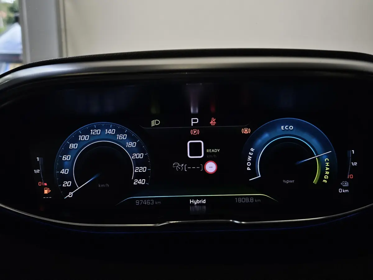 1.6 HYbrid 225 Blue Lease GT | Panoramisch schuifdak | Navigatie | 360° Camera