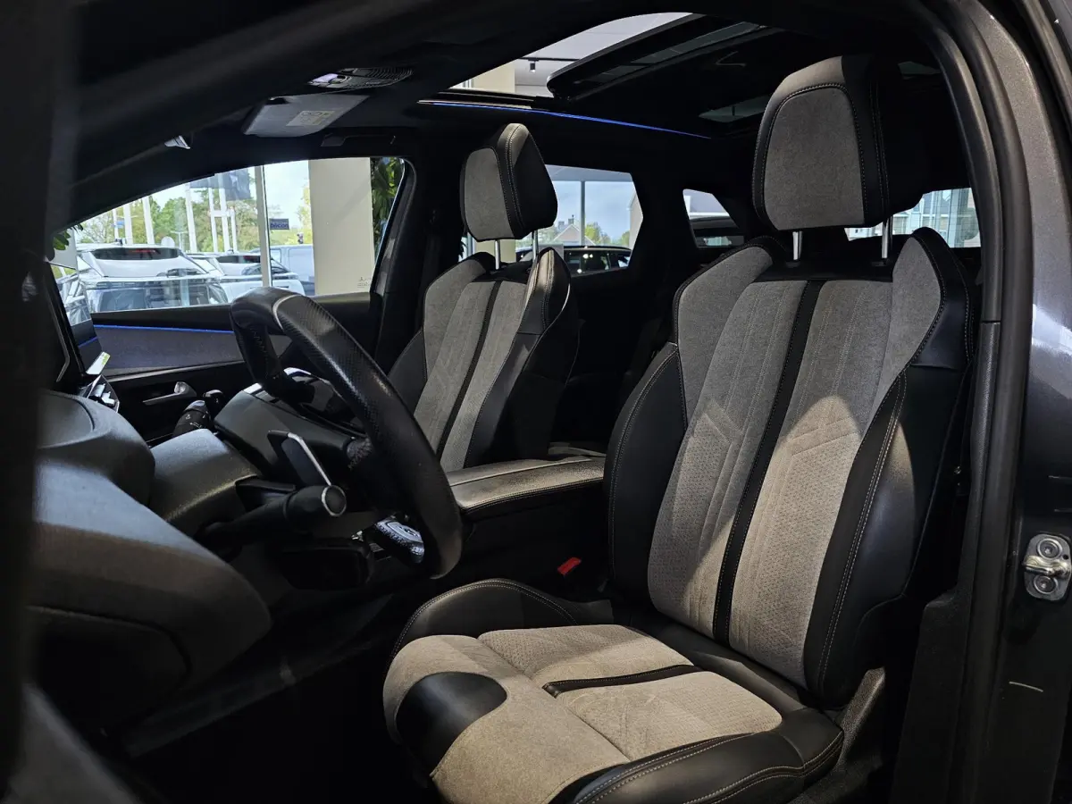 1.6 HYbrid 225 Blue Lease GT | Panoramisch schuifdak | Navigatie | 360° Camera