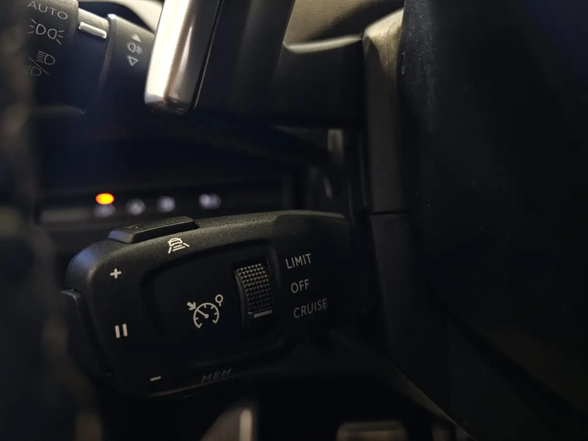 1.6 HYbrid 225 Blue Lease GT | Panoramisch schuifdak | Navigatie | 360° Camera