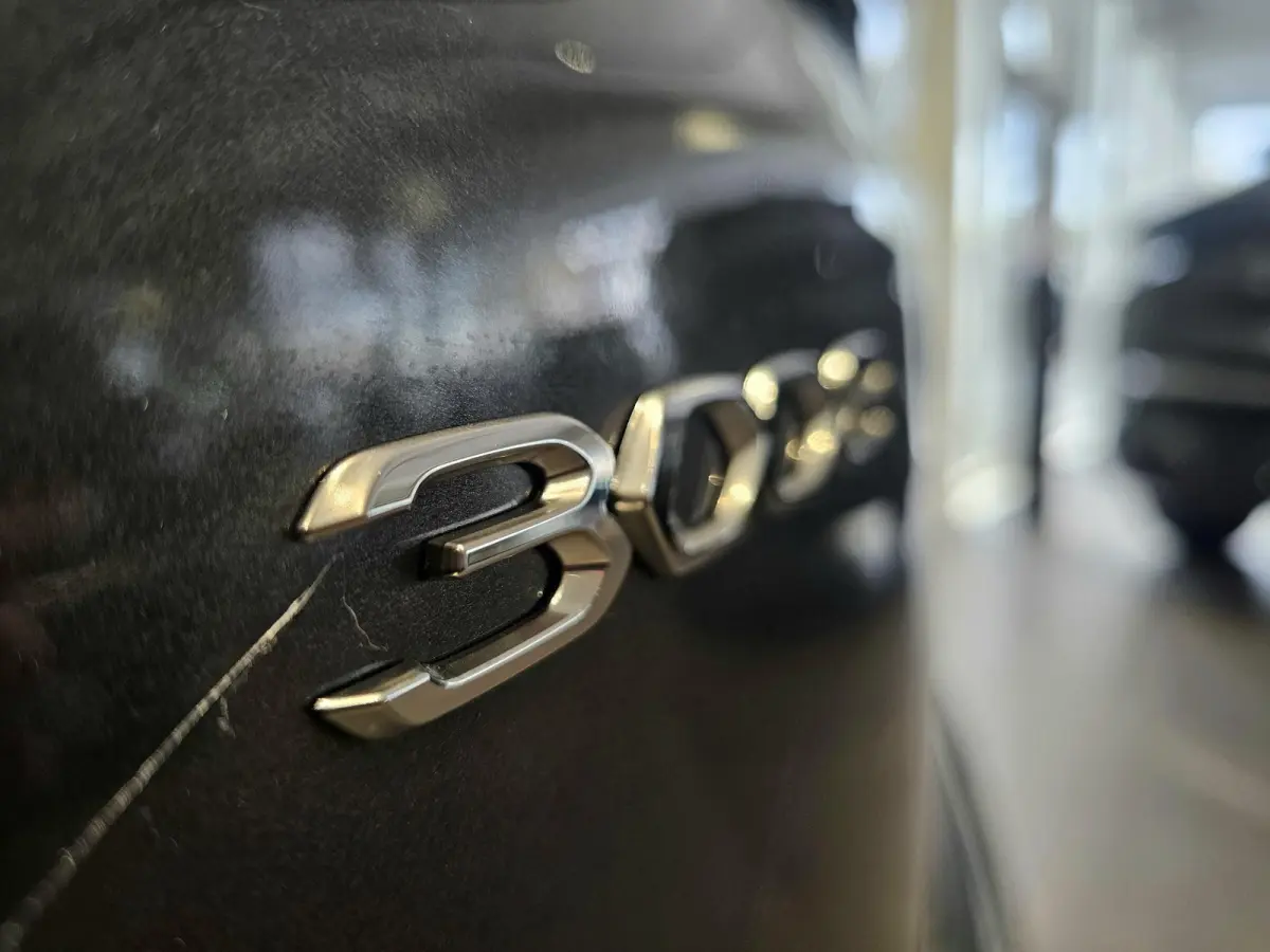 1.6 HYbrid 225 Blue Lease GT | Panoramisch schuifdak | Navigatie | 360° Camera