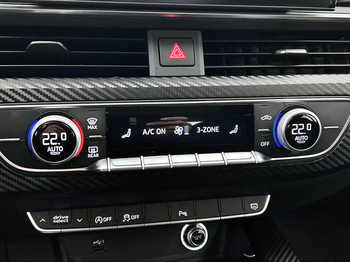 35 TFSI Launch edition Business | WORDT VERWACHT | APPLE CARPLAY - ANDROID AUTO | ELEKTRISCHE KOFFERKLEP | TREKHAAK | CLIMATE CONTROL | CRUISE CONTROL | MULTIFUNCTIONEEL STUURWIEL |