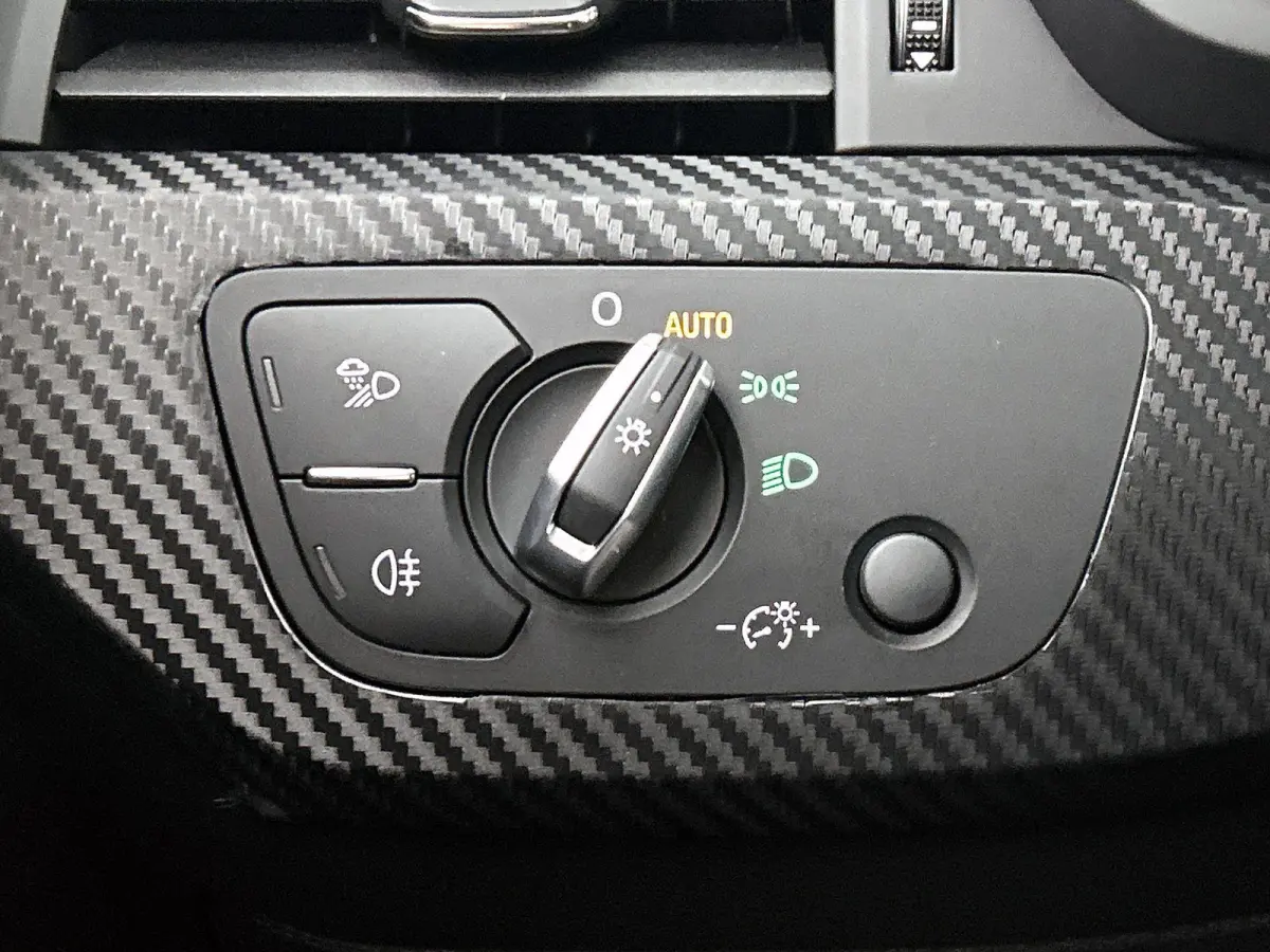 35 TFSI Launch edition Business | WORDT VERWACHT | APPLE CARPLAY - ANDROID AUTO | ELEKTRISCHE KOFFERKLEP | TREKHAAK | CLIMATE CONTROL | CRUISE CONTROL | MULTIFUNCTIONEEL STUURWIEL |