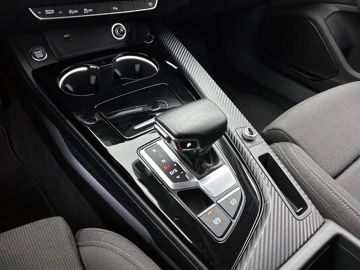 35 TFSI Launch edition Business | WORDT VERWACHT | APPLE CARPLAY - ANDROID AUTO | ELEKTRISCHE KOFFERKLEP | TREKHAAK | CLIMATE CONTROL | CRUISE CONTROL | MULTIFUNCTIONEEL STUURWIEL |