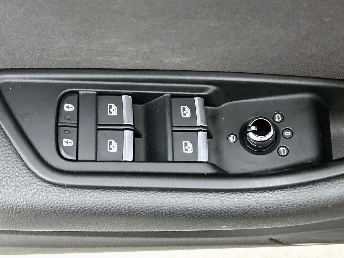 35 TFSI Launch edition Business | WORDT VERWACHT | APPLE CARPLAY - ANDROID AUTO | ELEKTRISCHE KOFFERKLEP | TREKHAAK | CLIMATE CONTROL | CRUISE CONTROL | MULTIFUNCTIONEEL STUURWIEL |