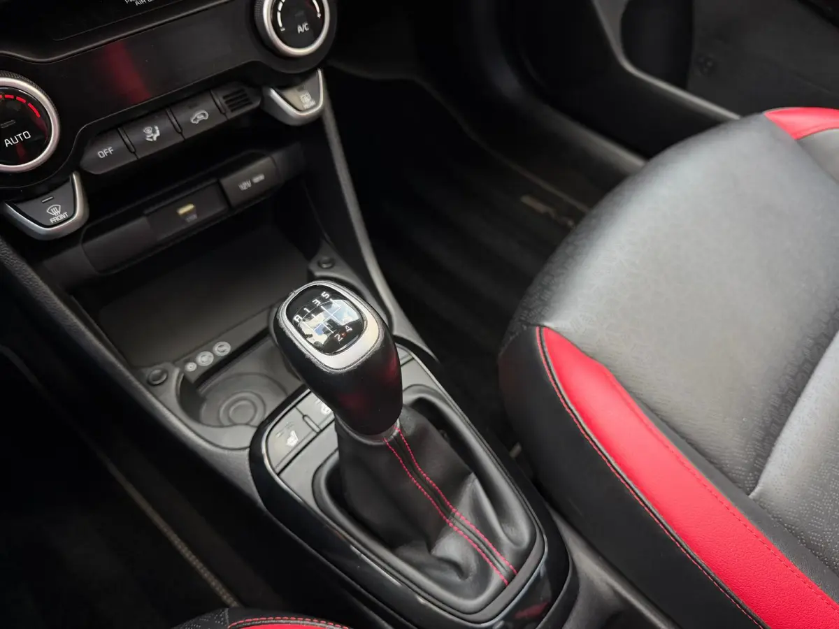 1.0 T-GDi GT-Line 100PK Schuif/kanteldak,Apple Carpl,NL auto,Camera A,Cruise Contr,Navi,Stoel+stuur verwarming