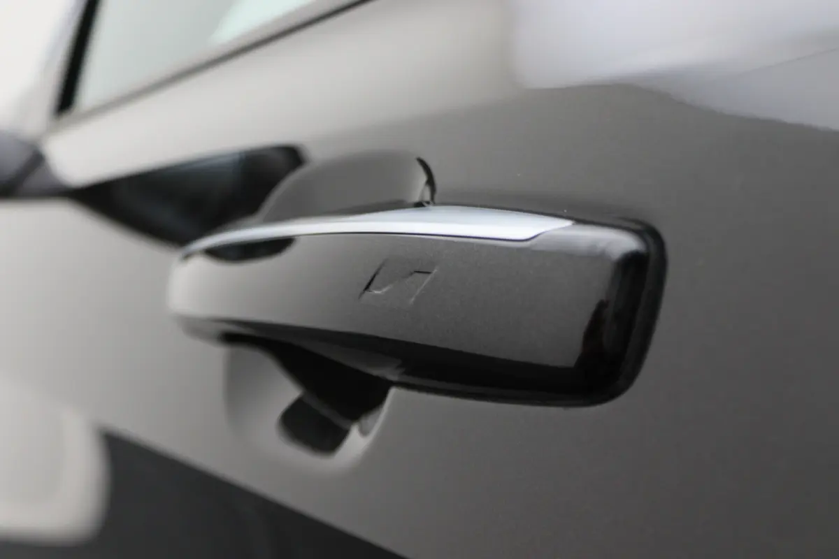 1.5 Plug-in Hybrid 360° Camera, Panoramadak, ACC, Apple Carplay, Infinity Sound, DAB, 20''