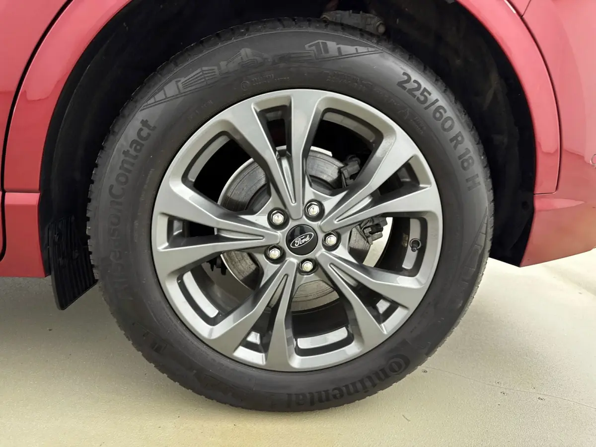 1.5 EcoBoost ST-Line X 150pk, 29dkm,1800kg Trekgewicht,CameraV+A,Winterpack