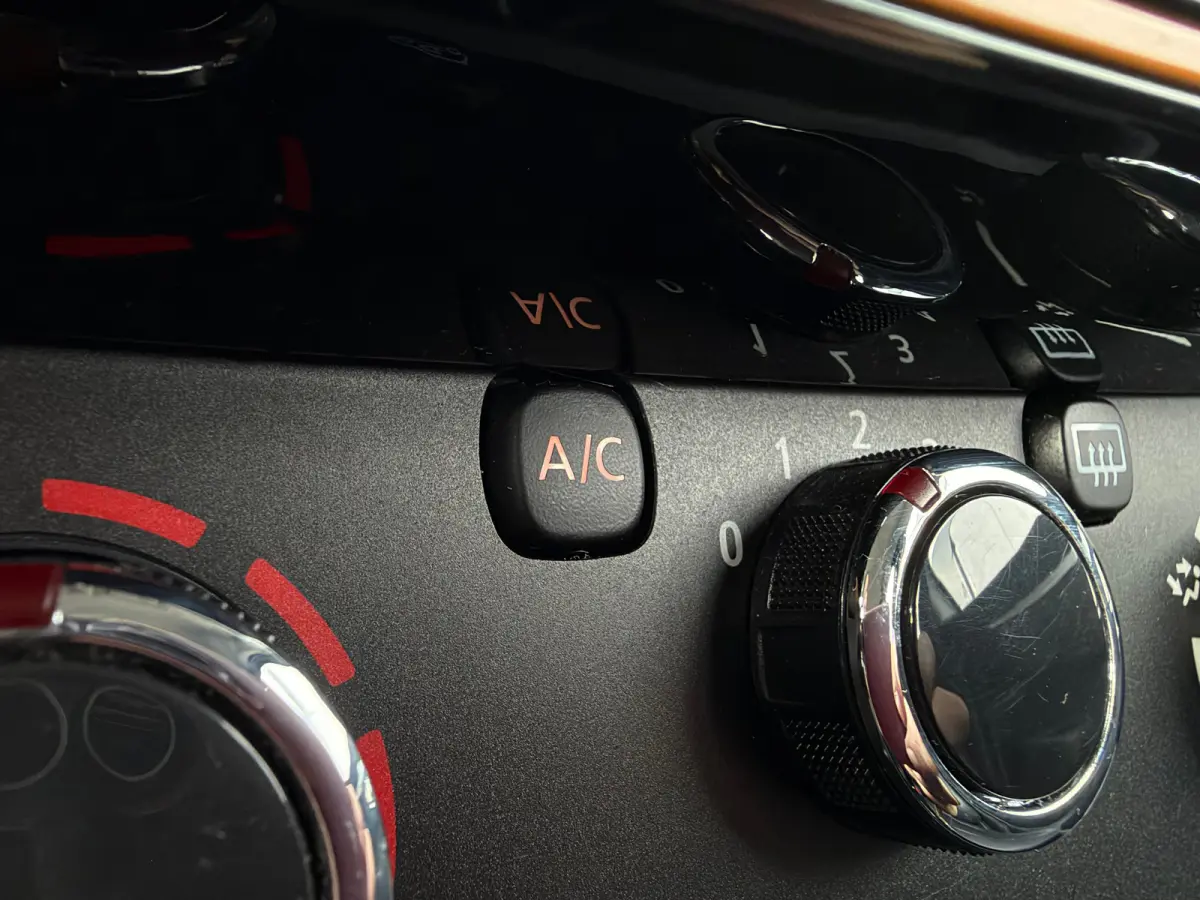Comfort Plus 27kWh | Airco | Bluetooth | Achteruitrijcamera | Navigatie | DAB radio | Kunstlederen bekleding |