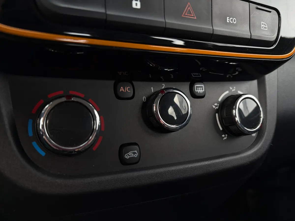 Comfort Plus 27kWh | Airco | Bluetooth | Achteruitrijcamera | Navigatie | DAB radio | Kunstlederen bekleding |