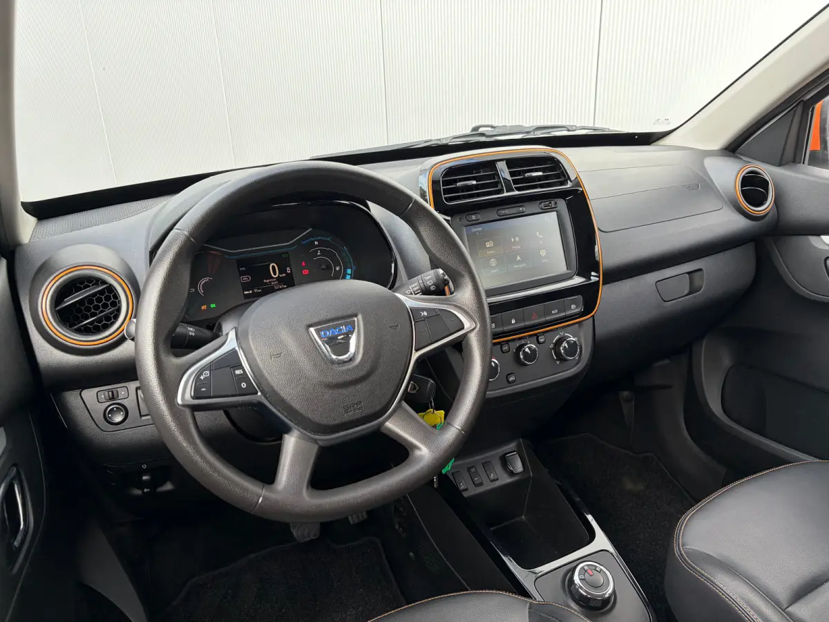 Comfort Plus 27kWh | Airco | Bluetooth | Achteruitrijcamera | Navigatie | DAB radio | Kunstlederen bekleding |
