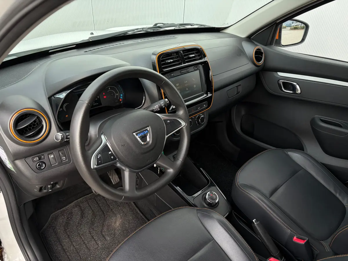 Comfort Plus 27kWh | Airco | Bluetooth | Achteruitrijcamera | Navigatie | DAB radio | Kunstlederen bekleding |