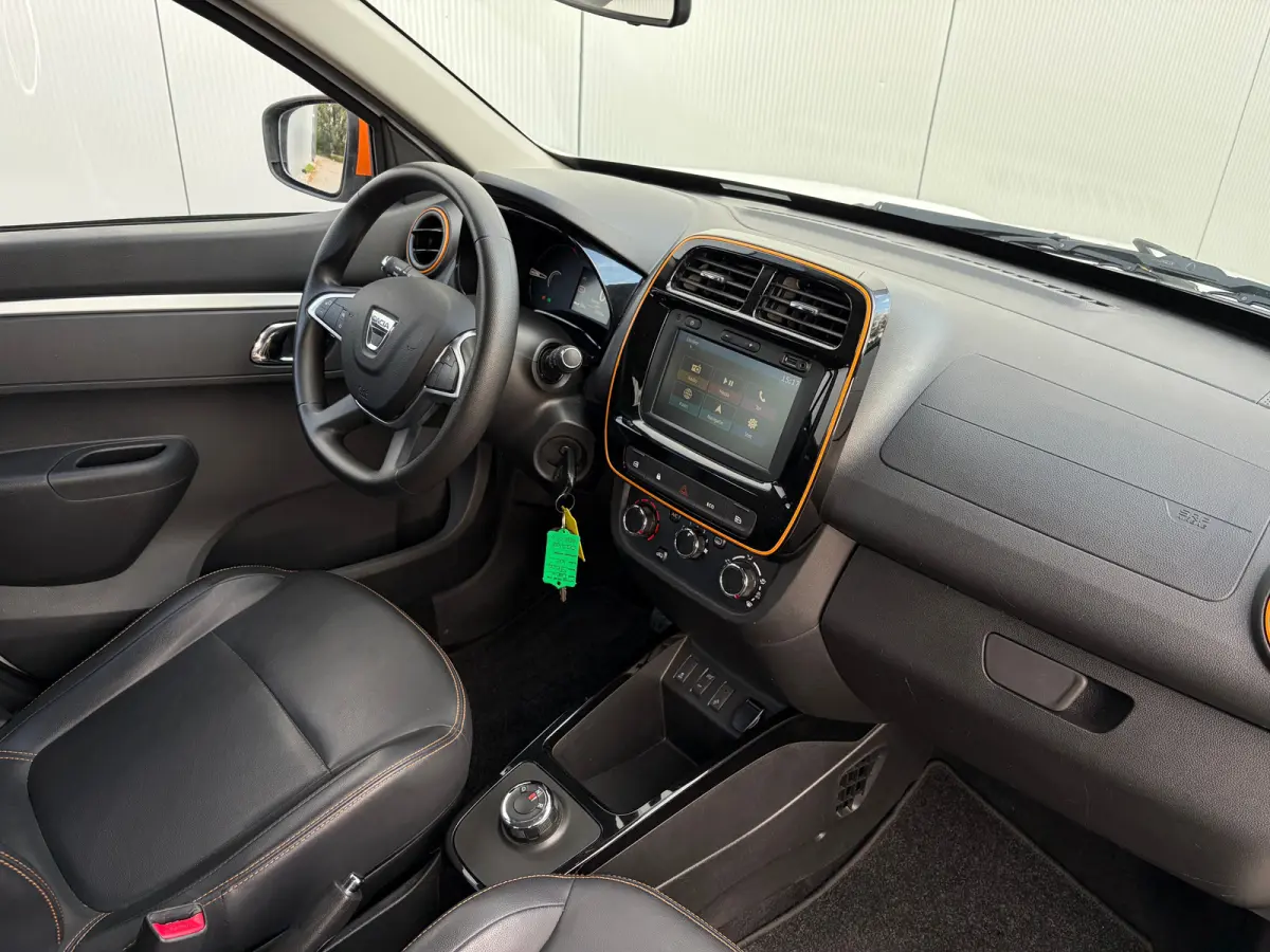 Comfort Plus 27kWh | Airco | Bluetooth | Achteruitrijcamera | Navigatie | DAB radio | Kunstlederen bekleding |