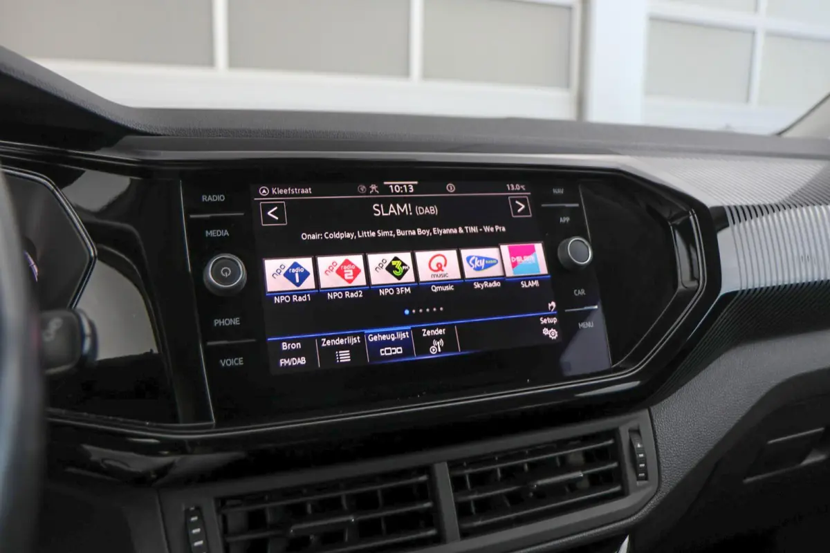 1.0 TSI 95pk Life | Navigatie | App Connect | Achteruitrijcamera | Clima