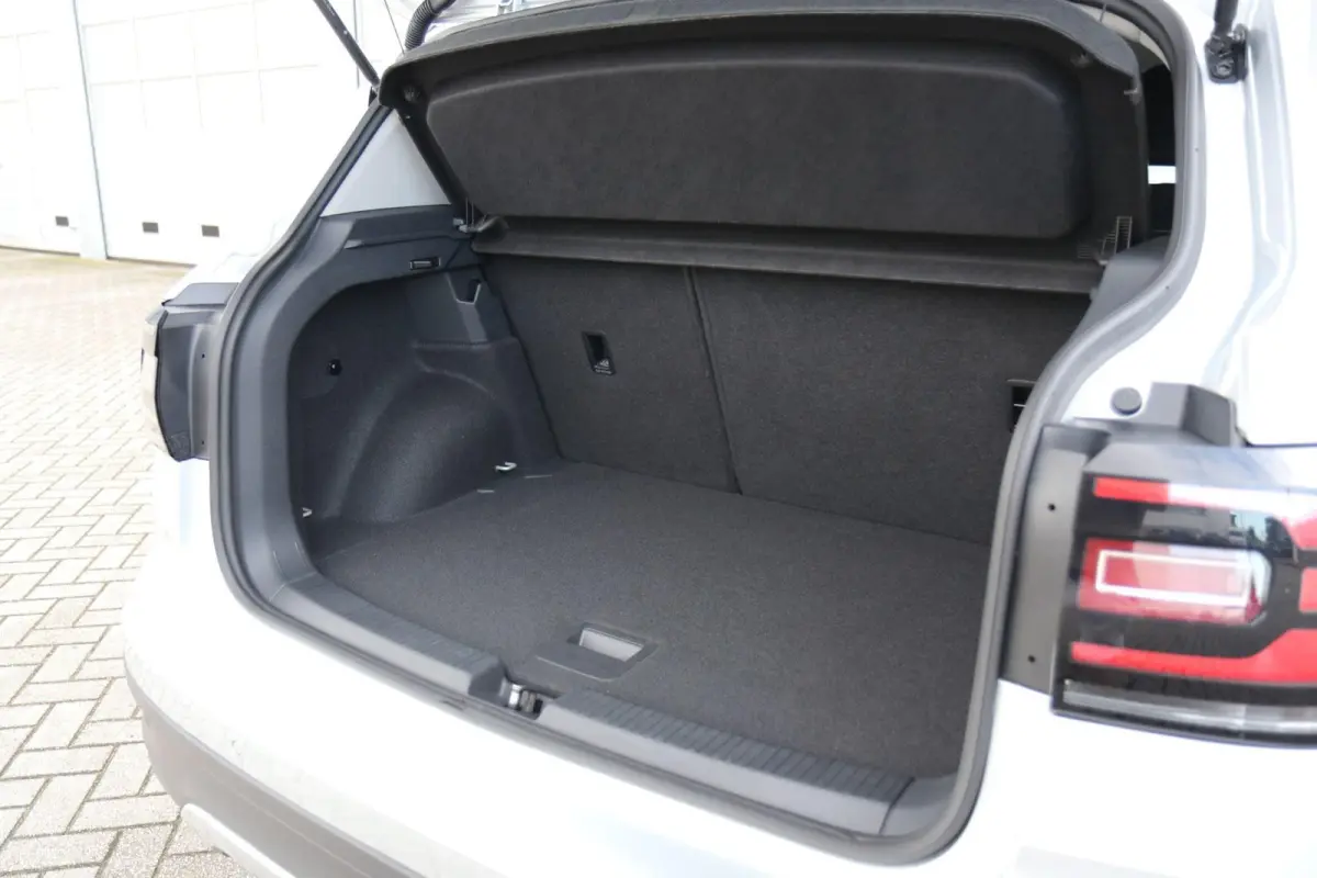 1.0 TSI 95pk Life | Navigatie | App Connect | Achteruitrijcamera | Clima