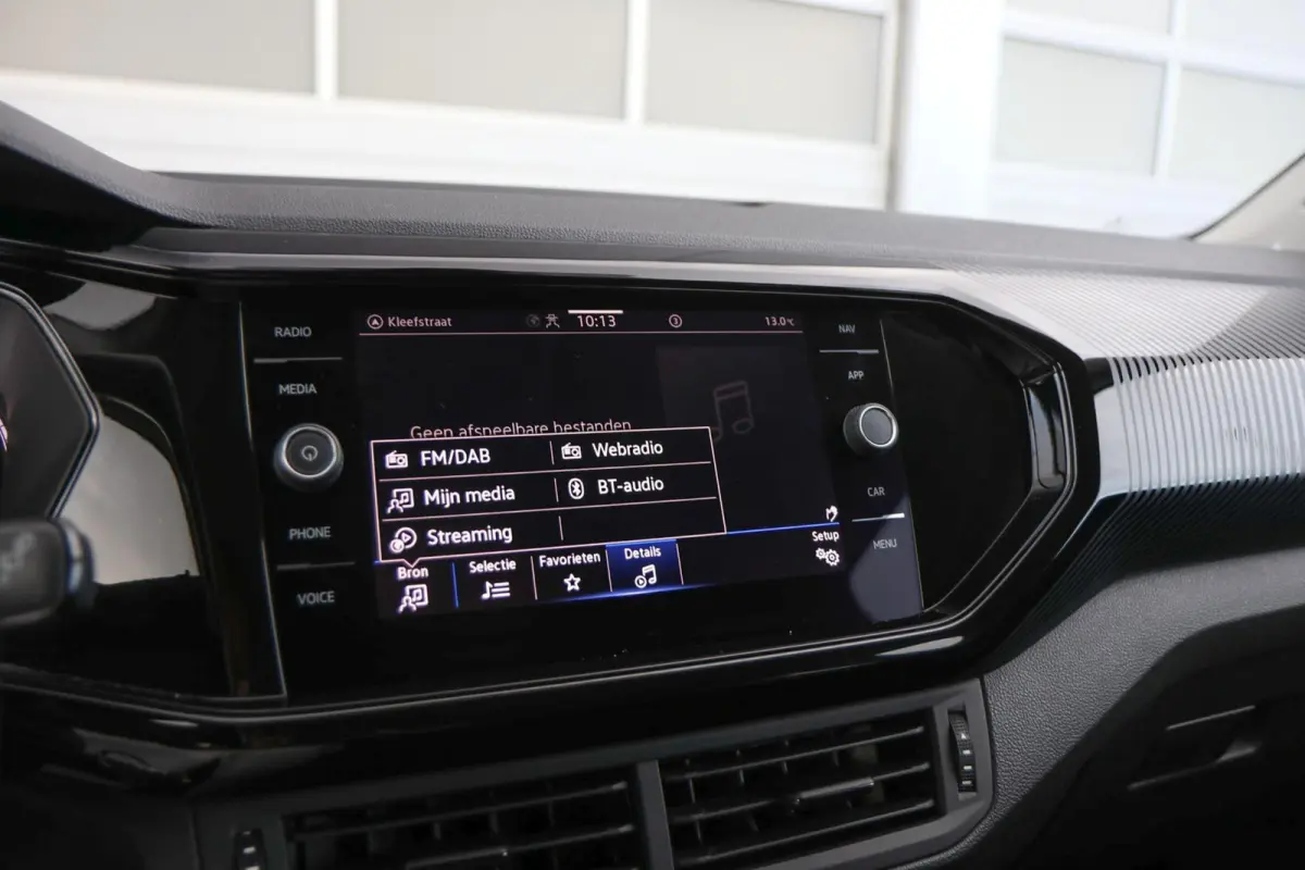 1.0 TSI 95pk Life | Navigatie | App Connect | Achteruitrijcamera | Clima