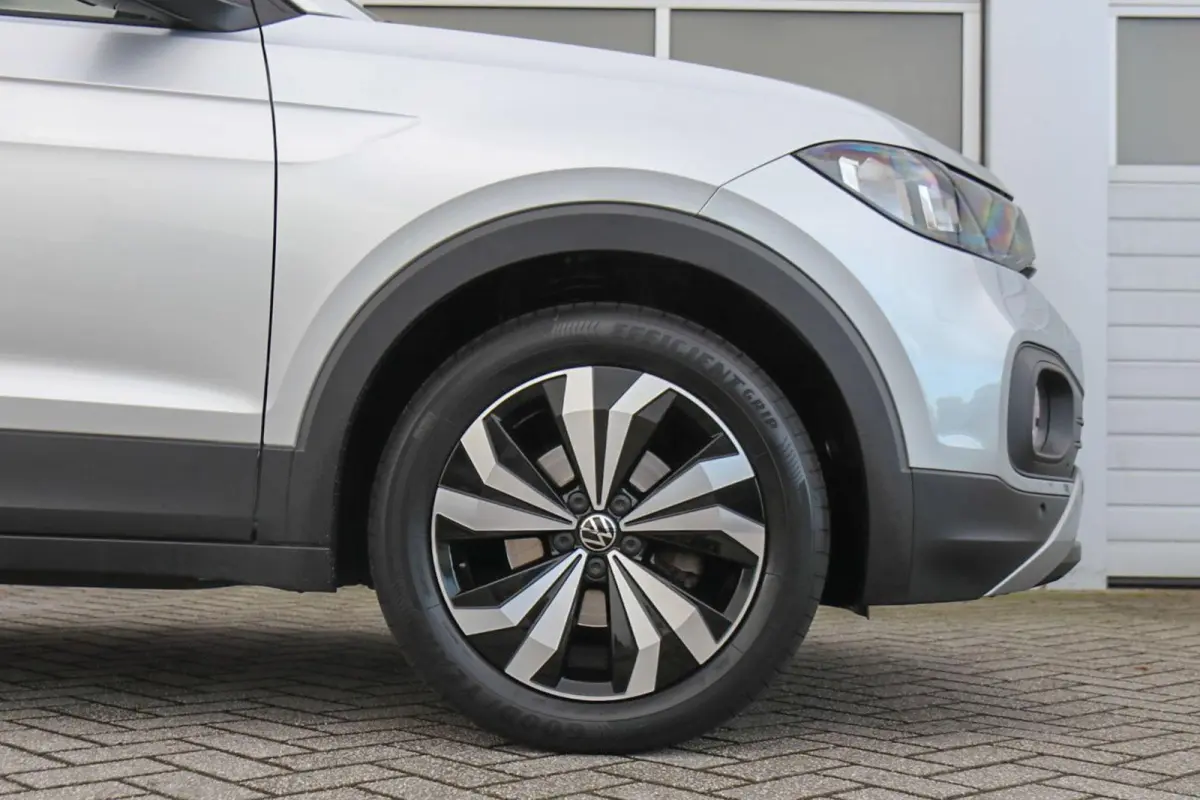 1.0 TSI 95pk Life | Navigatie | App Connect | Achteruitrijcamera | Clima