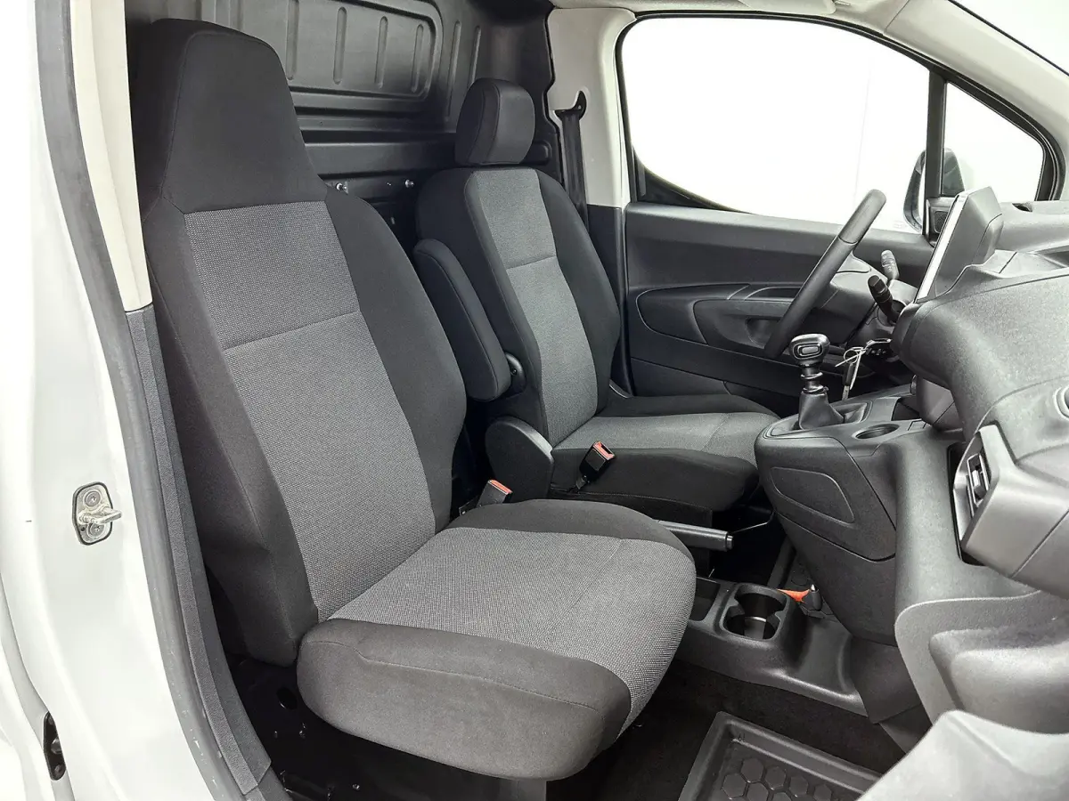 1.2 Turbo L1H1 Selection | Sensoren Achter | Houten Laadvloer | Cruise Control | Navigatie | Apple Carplay | DAB