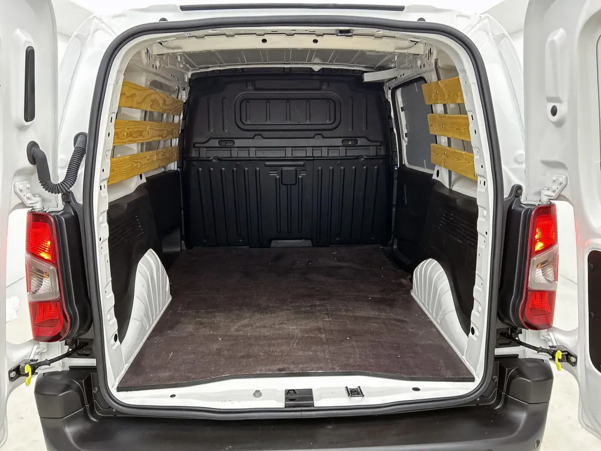 1.2 Turbo L1H1 Selection | Sensoren Achter | Houten Laadvloer | Cruise Control | Navigatie | Apple Carplay | DAB