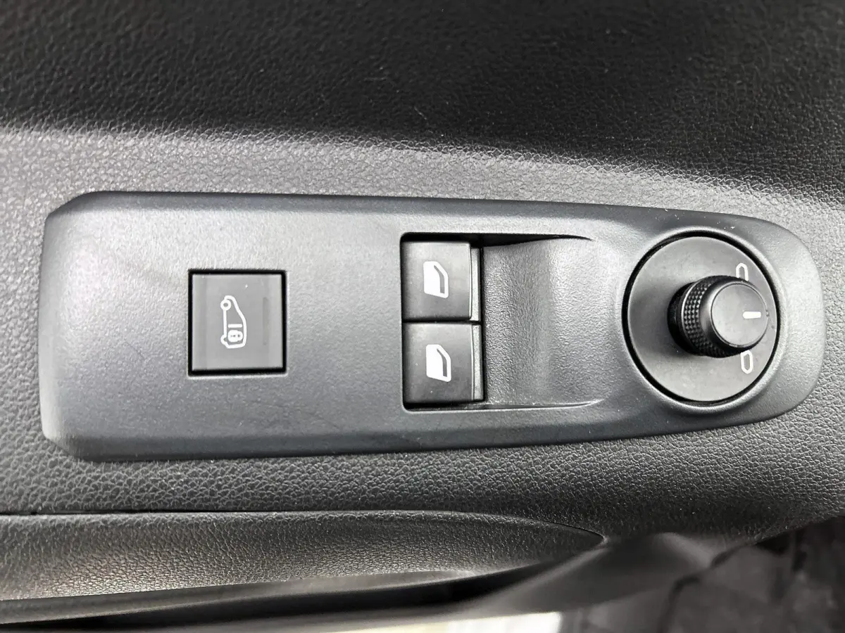 1.2 Turbo L1H1 Selection | Sensoren Achter | Houten Laadvloer | Cruise Control | Navigatie | Apple Carplay | DAB