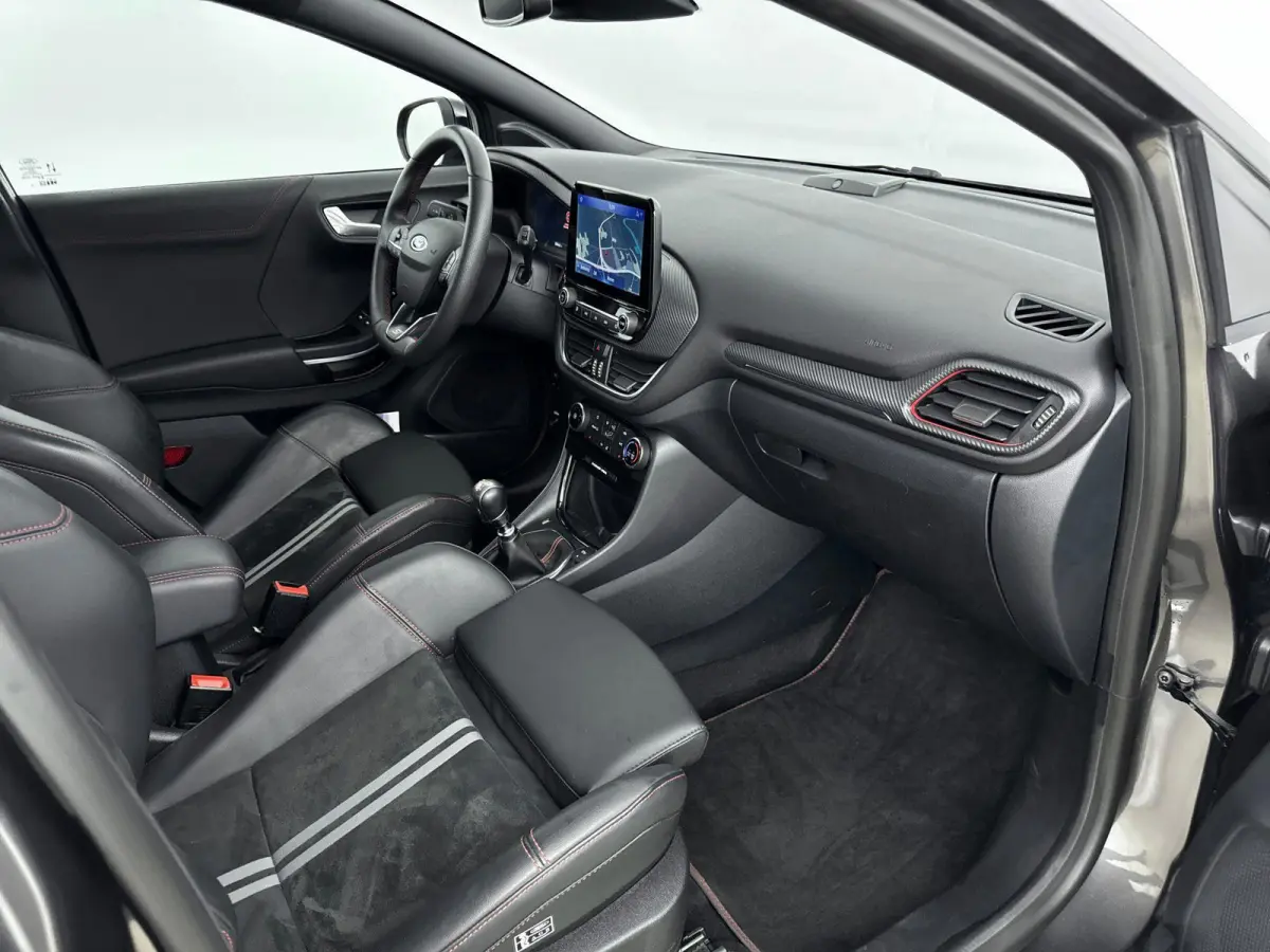 1.5 EcoBoost ST-X 200pk,Performance Pack,Cruise Contr,Apple Carpl,Android,Lane Asist,Blis,Climate Contr,Winterpakket