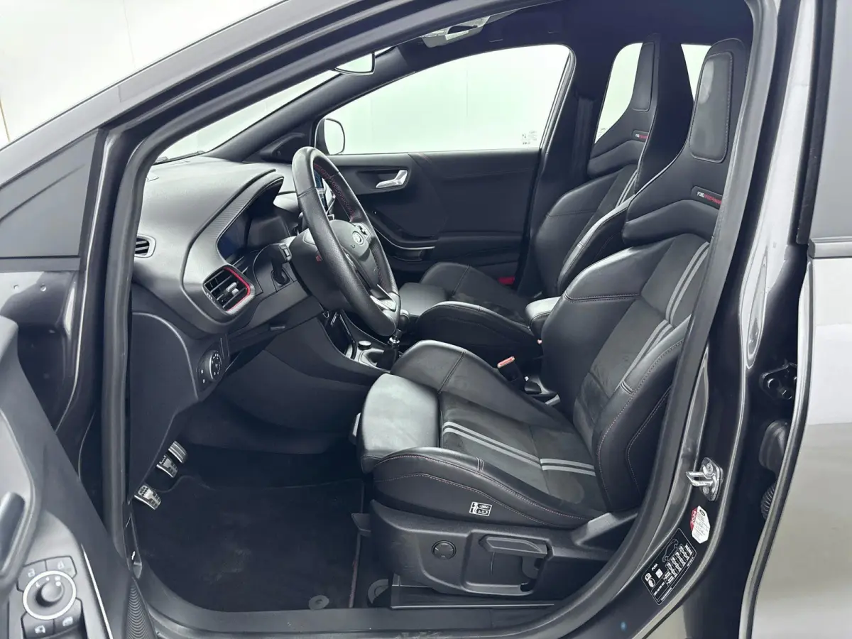 1.5 EcoBoost ST-X 200pk,Performance Pack,Cruise Contr,Apple Carpl,Android,Lane Asist,Blis,Climate Contr,Winterpakket