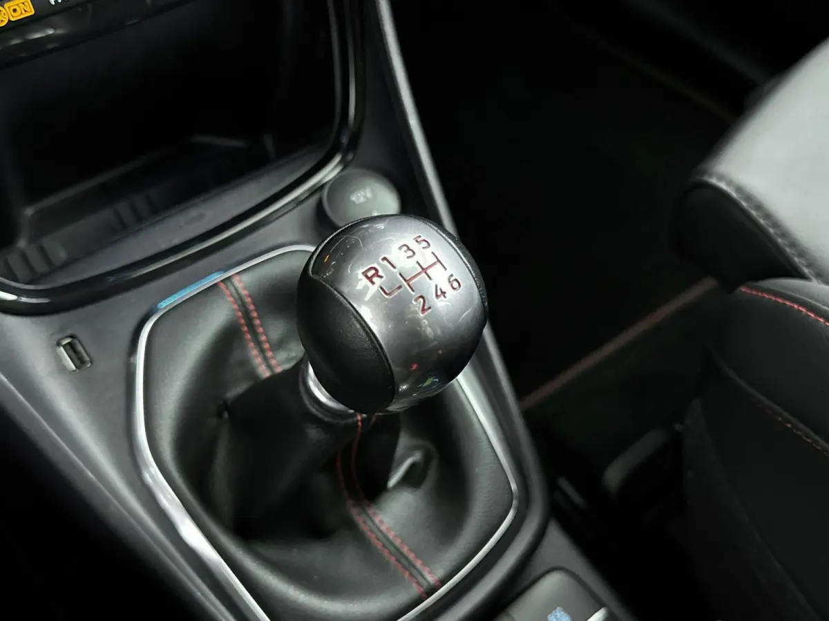 1.5 EcoBoost ST-X 200pk,Performance Pack,Cruise Contr,Apple Carpl,Android,Lane Asist,Blis,Climate Contr,Winterpakket