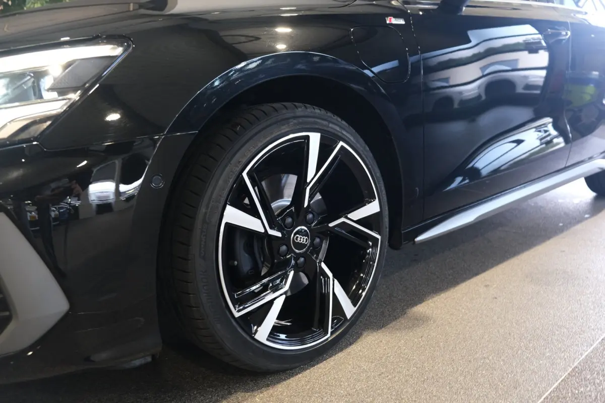 40 TFSI e 204PK S-line Pano Matrix Led Volleder Navi Carplay Cruise