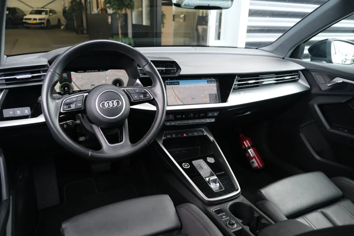 40 TFSI e 204PK S-line Pano Matrix Led Volleder Navi Carplay Cruise