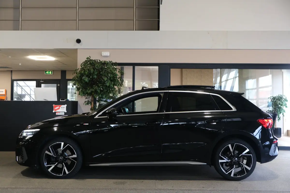 40 TFSI e 204PK S-line Pano Matrix Led Volleder Navi Carplay Cruise
