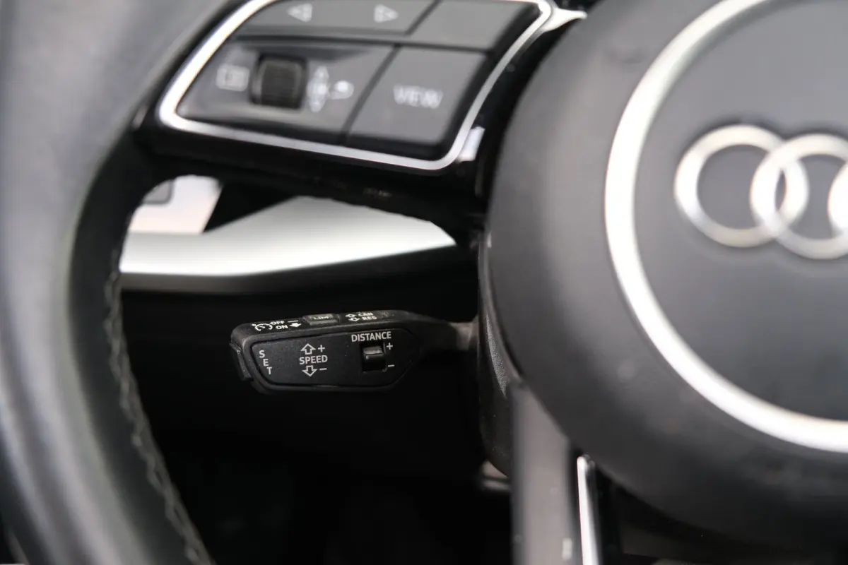40 TFSI e 204PK S-line Pano Matrix Led Volleder Navi Carplay Cruise