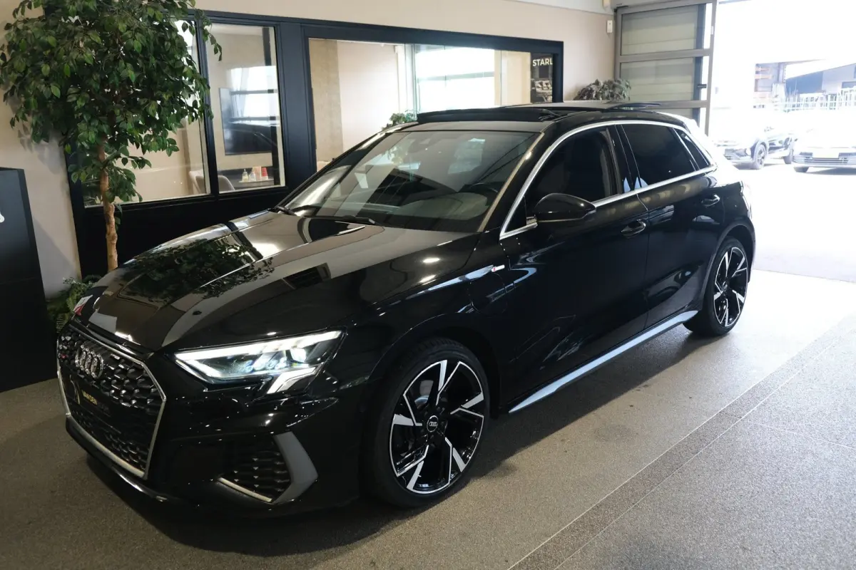 40 TFSI e 204PK S-line Pano Matrix Led Volleder Navi Carplay Cruise
