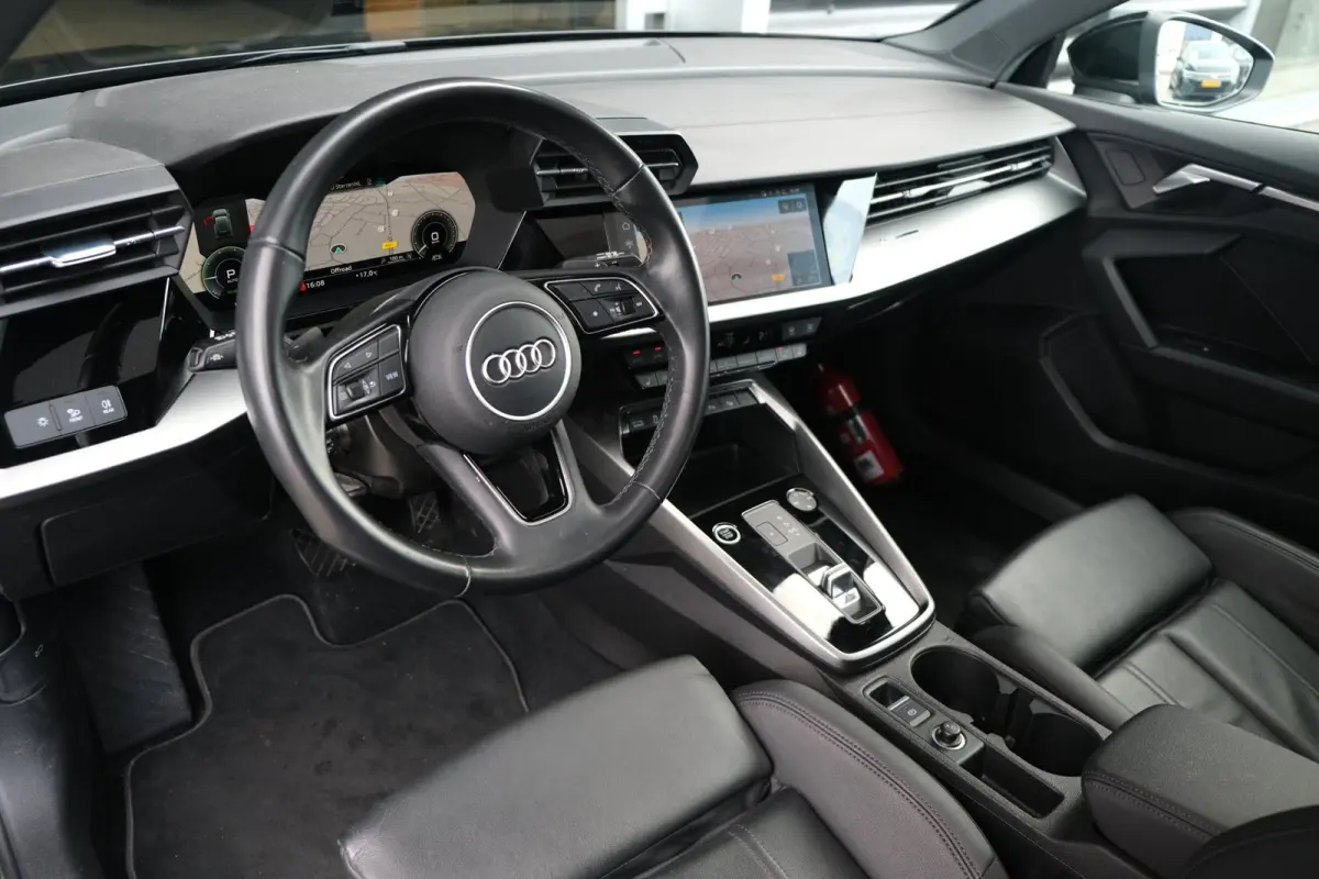 40 TFSI e 204PK S-line Pano Matrix Led Volleder Navi Carplay Cruise