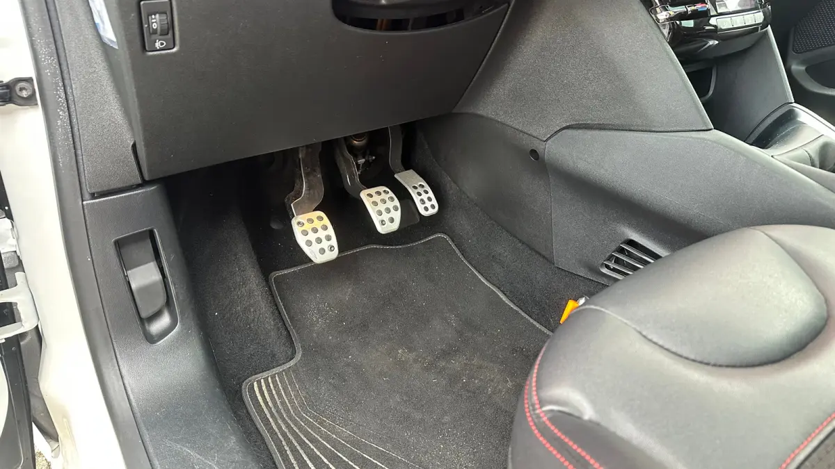 1.2 PureTech GT-Line | Cruise Control | Panoramadak | Climate Control | Achteruitrij Camera | Achteruitrijcamera standaard | Airco (automatisch) | Bluetooth telefoonvoorbereiding