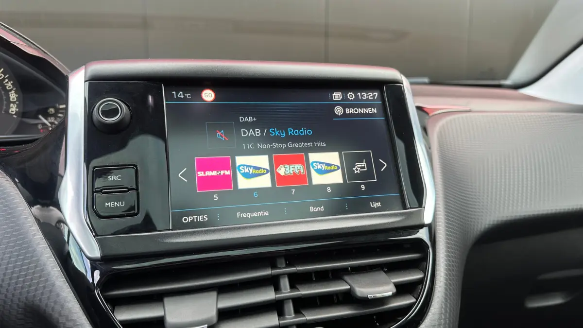1.2 PureTech GT-Line | Cruise Control | Panoramadak | Climate Control | Achteruitrij Camera | Achteruitrijcamera standaard | Airco (automatisch) | Bluetooth telefoonvoorbereiding