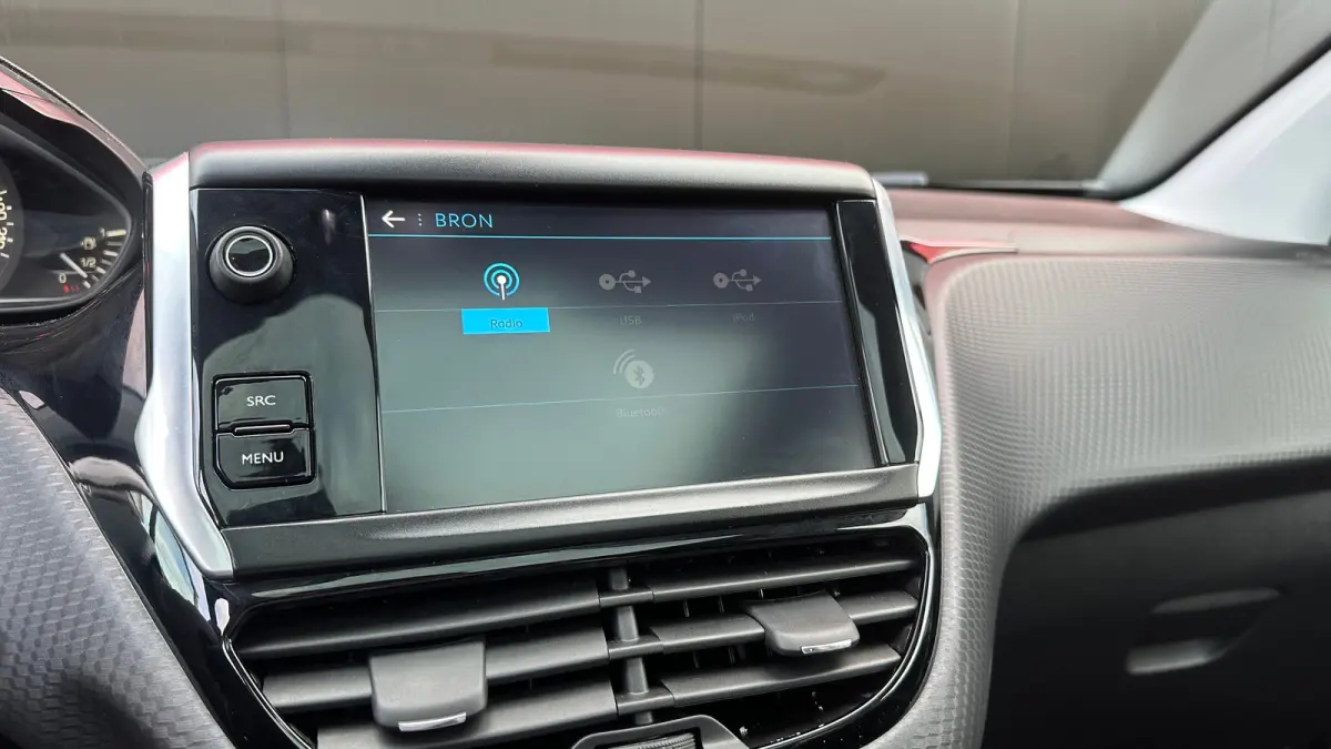1.2 PureTech GT-Line | Cruise Control | Panoramadak | Climate Control | Achteruitrij Camera | Achteruitrijcamera standaard | Airco (automatisch) | Bluetooth telefoonvoorbereiding