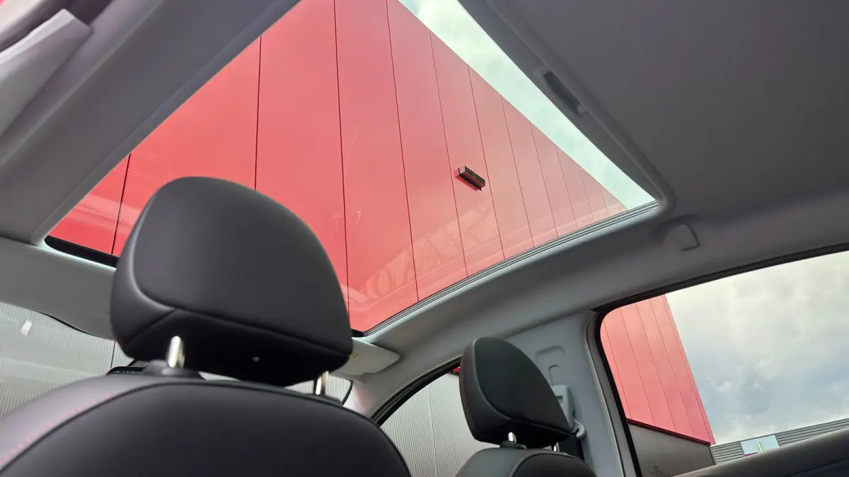 1.2 PureTech GT-Line | Cruise Control | Panoramadak | Climate Control | Achteruitrij Camera | Achteruitrijcamera standaard | Airco (automatisch) | Bluetooth telefoonvoorbereiding