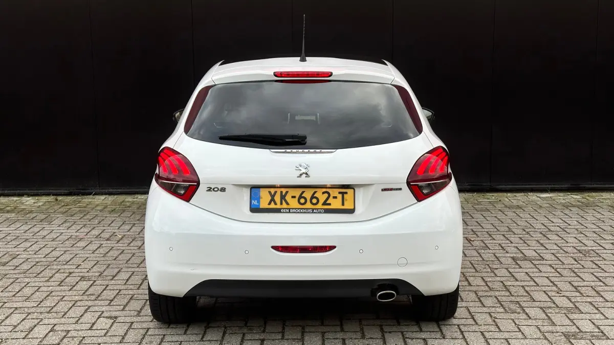 1.2 PureTech GT-Line | Cruise Control | Panoramadak | Climate Control | Achteruitrij Camera | Achteruitrijcamera standaard | Airco (automatisch) | Bluetooth telefoonvoorbereiding