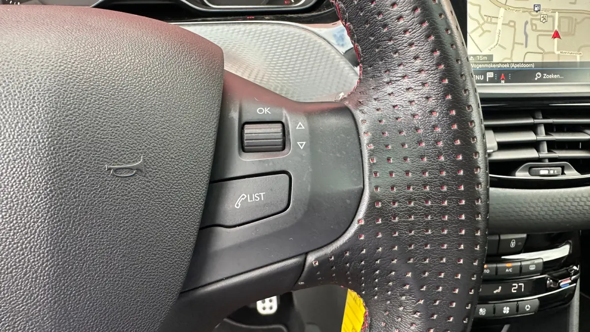 1.2 PureTech GT-Line | Cruise Control | Panoramadak | Climate Control | Achteruitrij Camera | Achteruitrijcamera standaard | Airco (automatisch) | Bluetooth telefoonvoorbereiding
