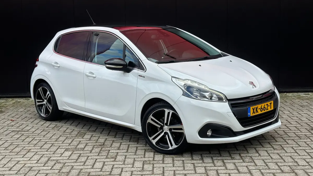 1.2 PureTech GT-Line | Cruise Control | Panoramadak | Climate Control | Achteruitrij Camera | Achteruitrijcamera standaard | Airco (automatisch) | Bluetooth telefoonvoorbereiding