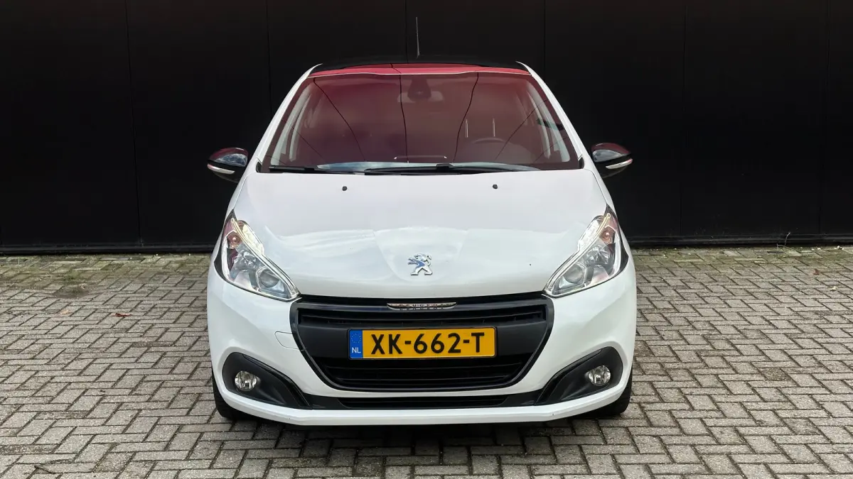 1.2 PureTech GT-Line | Cruise Control | Panoramadak | Climate Control | Achteruitrij Camera | Achteruitrijcamera standaard | Airco (automatisch) | Bluetooth telefoonvoorbereiding