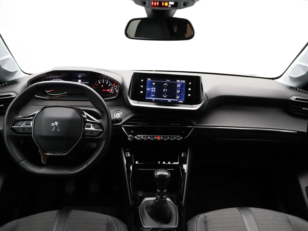 1.2 PureTech Allure Pack Carplay | Camera | Stoelverwarming | PDC | Cruise Control | Climate Control | 16" Lichtmetalen Velgen