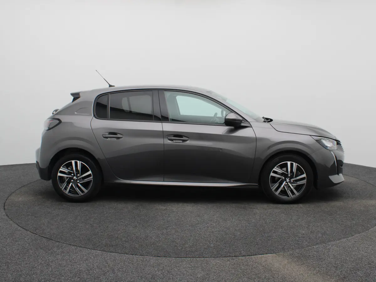 1.2 PureTech Allure Pack Carplay | Camera | Stoelverwarming | PDC | Cruise Control | Climate Control | 16" Lichtmetalen Velgen
