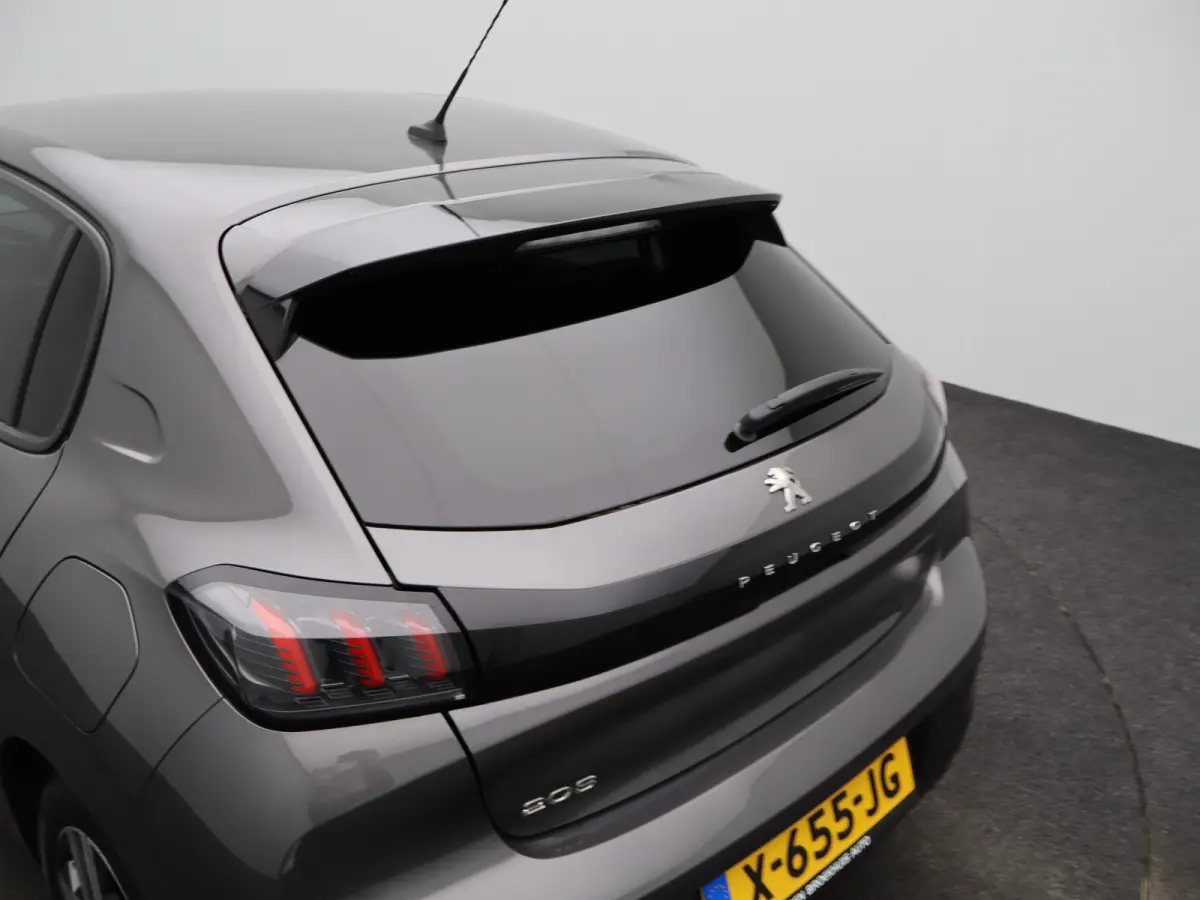 1.2 PureTech Allure Pack Carplay | Camera | Stoelverwarming | PDC | Cruise Control | Climate Control | 16" Lichtmetalen Velgen