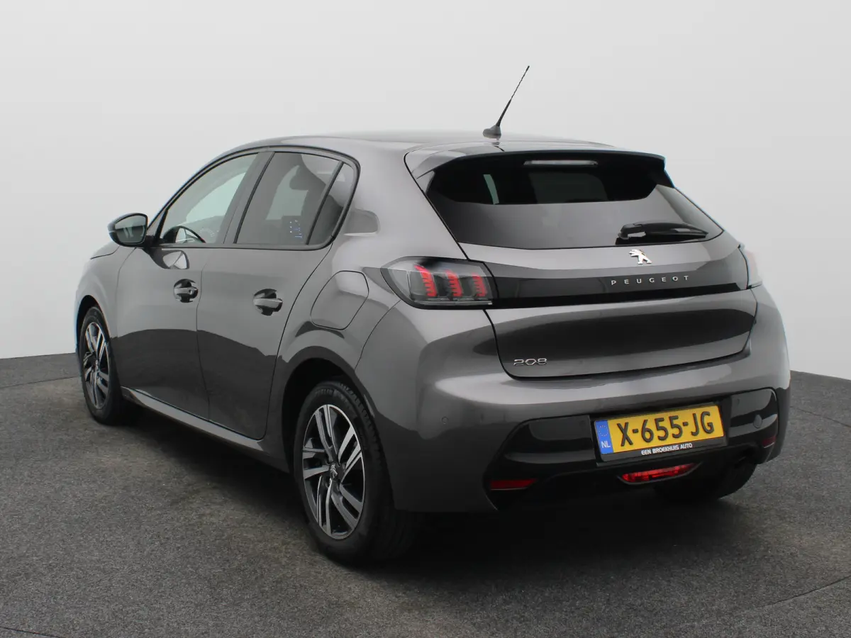 1.2 PureTech Allure Pack Carplay | Camera | Stoelverwarming | PDC | Cruise Control | Climate Control | 16" Lichtmetalen Velgen