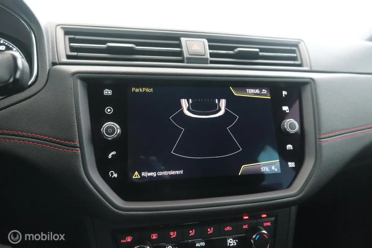 1.0 TSI FR Launch Edition automaat|trekhaak|led|stoelverw.|lmv17