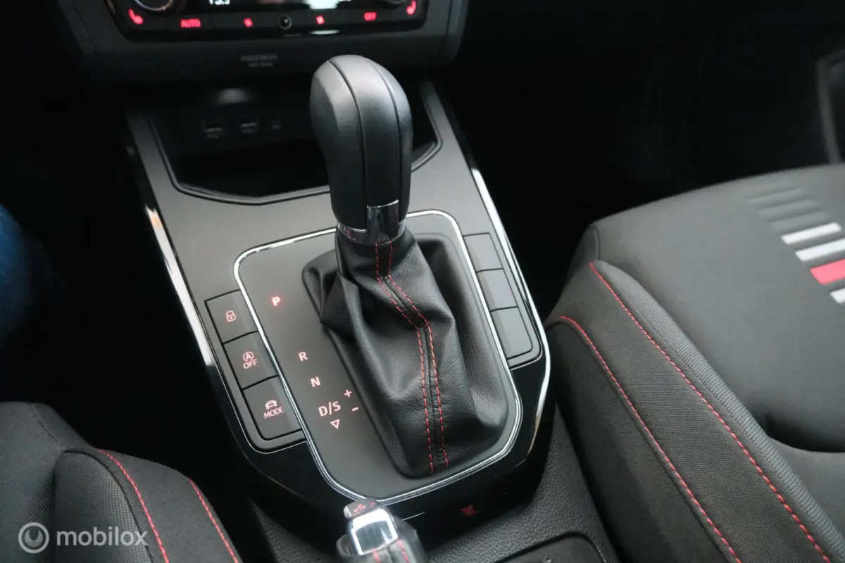 1.0 TSI FR Launch Edition automaat|trekhaak|led|stoelverw.|lmv17