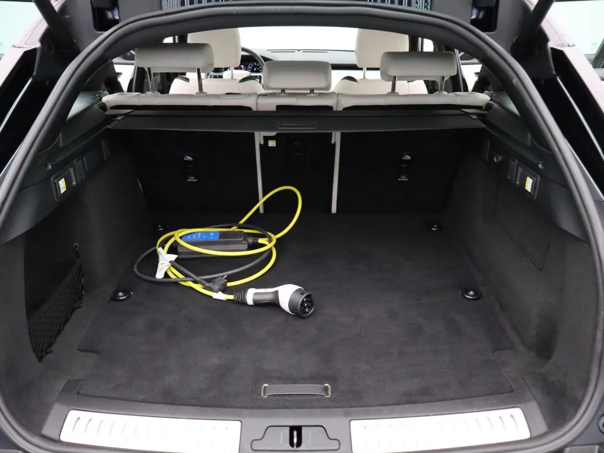 2.0 P400e R-Dynamic SE